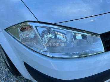 Far desni za Renault Megane od 2002. do 2005. god.