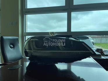 Desni far za Volkswagen Golf 7