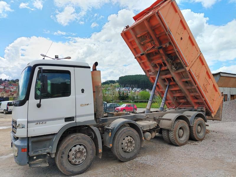 Mercedes Benz 4144