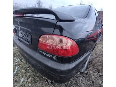 Delovi motora mehanika za Toyota Avensis od 1997. do 2002. god.