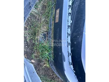 Branik prednji go branik za Volkswagen Passat B7 od 2010. do 2015. god.