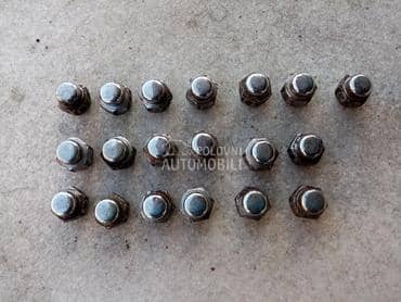 srafovi za tockove za Mazda 3 od 2002. do 2007. god.