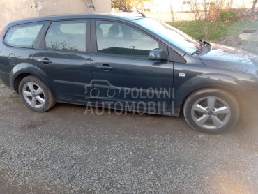 Desno krilo za Ford Focus od 2004. do 2007. god.