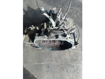 Menjac. 2,9  crdi za Kia Carnival od 2001. do 2006. god.