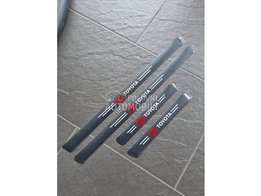 Karbon nalepnice pragova NOVO za Toyota Ostalo