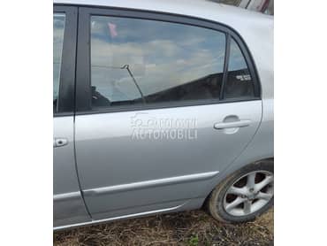 Brava kvaka za Toyota Corolla od 2002. do 2004. god.