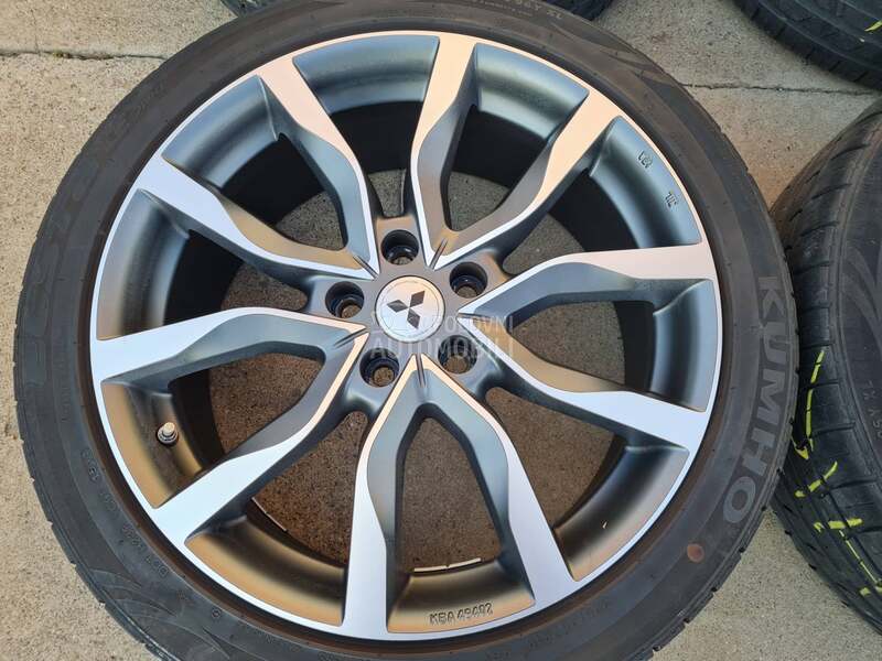 Kumho 225/45 R19 Letnja