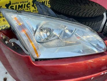 Far desni beli za Ford Focus od 2004. do 2008. god.