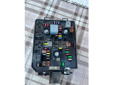 Kutija osiguraca za Opel Corsa E od 2014. do 2019. god.