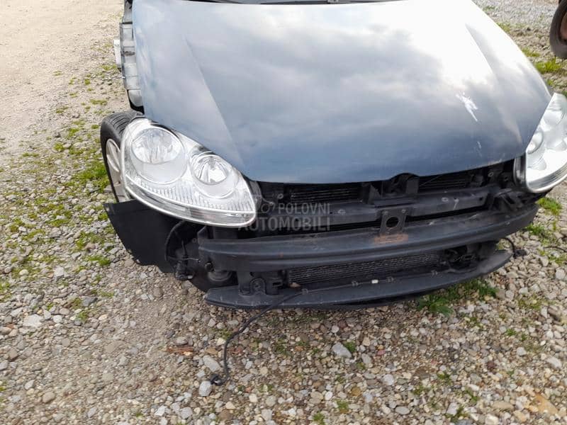 Volkswagen Golf 5 -  kompletan auto u delovima