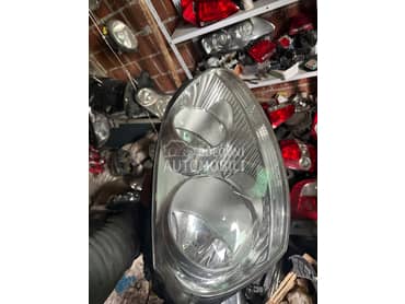 Far Desni jedan drzac polomnen za Volkswagen Golf 5 od 2004. do 2009. god.