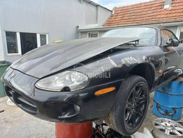 Jaguar XK8 XK8 2001. god. -  kompletan auto u delovima