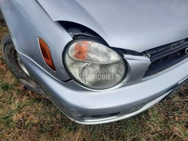 desni far za Subaru Impreza