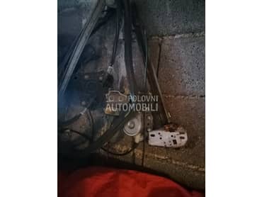 Renault Scenic -  kompletan auto u delovima