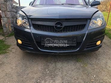 Farovi restajling crno socivo za Opel Signum, Vectra C od 2005. do 2008. god.