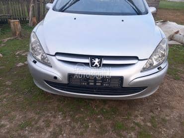 Peugeot 307 2004. god. -  kompletan auto u delovima
