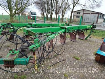 John Deere 2810