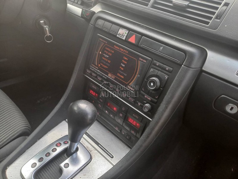 Audi A4 -  kompletan auto u delovima