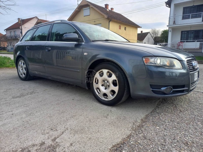 Audi A4 -  kompletan auto u delovima