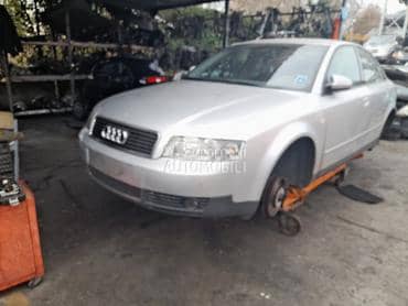 Audi A4 2003. god. -  kompletan auto u delovima