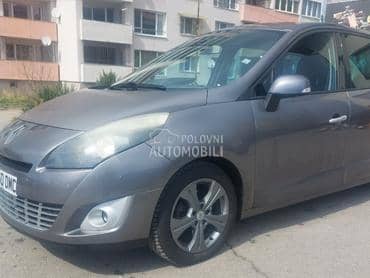 Branik za Renault Grand Scenic od 2011. do 2014. god.