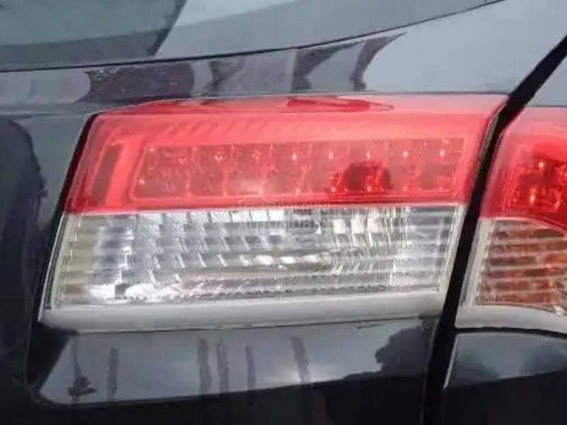 Stop svetlo gepek desno hečbek