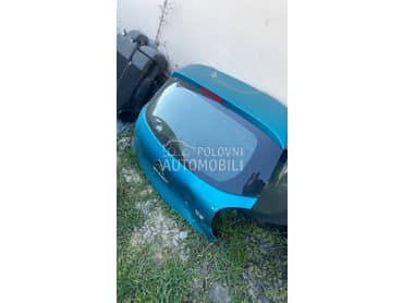 Gepek vrata ostecena za Citroen C3