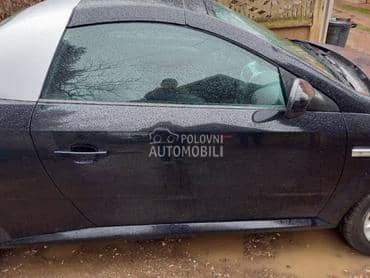 Desna vrata crna boja za Opel Tigra