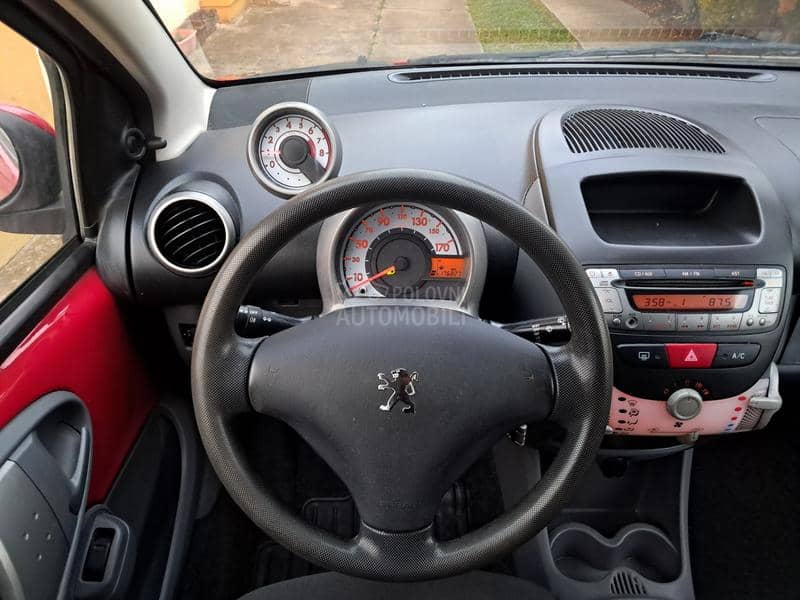 Peugeot 107 1,0 kli ima