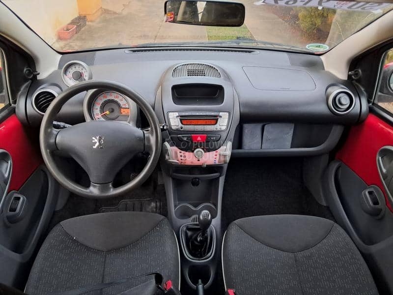 Peugeot 107 1,0 kli ima