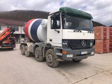 Mercedes Benz Actros 3235