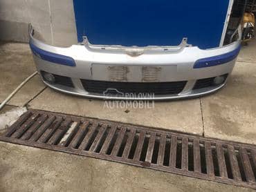 prednji branik za Volkswagen Golf 5 za 2005. god.