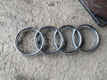 prednji znak za Audi 