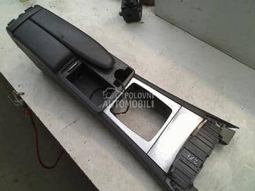 Centralna  konzola za Mercedes Benz C 220 od 2008. do 2012. god.