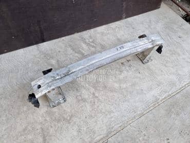 sina branika 8p za Audi A4 od 2001. do 2013. god.