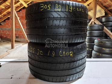 Pirelli 305/30 R19 Letnja