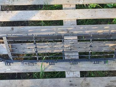 rešetka branika f48 za BMW X1