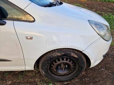 Krila bela boja za Opel Corsa D