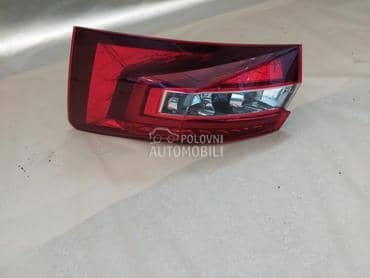 stop svetlo desno za Škoda Superb
