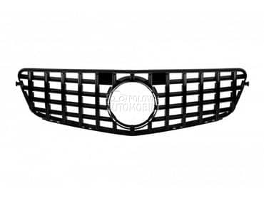 Maska GT crni lak W204 za Mercedes Benz C 180, C 200, C 220 ... od 2007. do 2014. god.