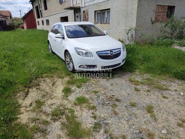 far krilo branik za Opel Insignia