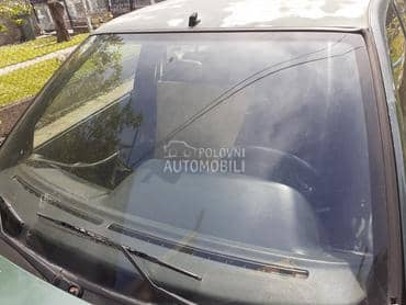 šoferšajbna za Peugeot 306 od 1995. do 2002. god.