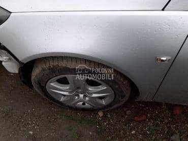 Krila vise boja za Opel Insignia