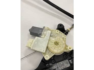 Levi motoric podizaca stakla za Citroen C4 Picasso