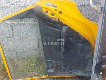 vrata i hauba dačija picup