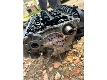 Glava motora 2.0tdi 16V za Volkswagen Caddy, Golf 5, Golf 6 ... od 2004. do 2010. god.