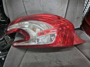 Stop svetlo za Peugeot 208