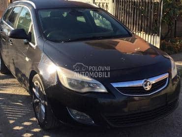 Opel Astra J 1.7 -  kompletan auto u delovima