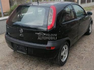 Opel Corsa C 1.2 -  kompletan auto u delovima