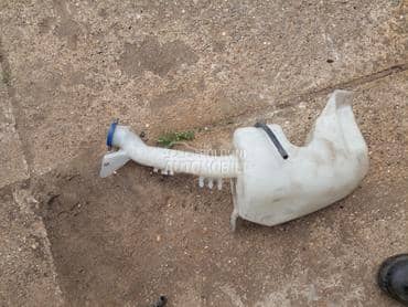 boca za tečnost za brisace za Citroen Xsara Picasso